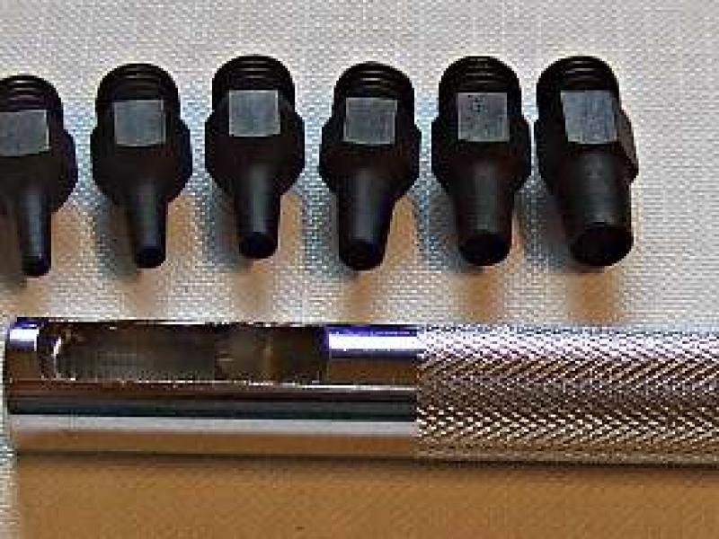 Набір дрібних пробійників для шкіри (IVAN)