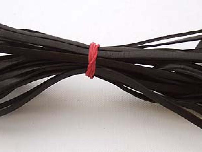 Шнур шкіряний ( замш.) чорний 2,5х2мм